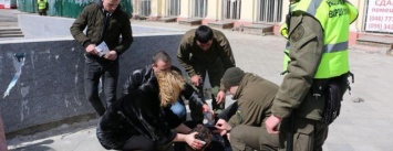 Не смешно: в Одессе весь день обрушения фасадов, есть пострадавшие (ФОТО, ВИДЕО)