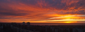 Красивейший закат: Облака в Одессе окрасились в малиновый цвет (ФОТО)