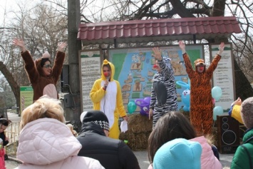 В День смеха гостей Одесского зоопарка веселили на Зооюморине