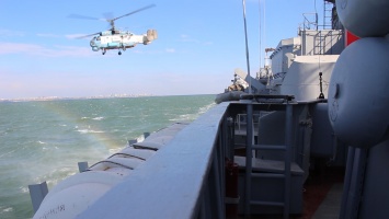 Появились фото, как "Гетьман Сагайдачный" и два корабля из Турции тренировались в Черном море по стандартам НАТО