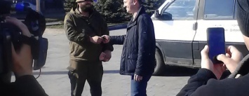 В помощь бойцам АТО: депутат из Каменского Сергей Мыршавка передал на передовую автомобиль