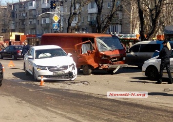 В Николаеве в ДТП пострадали двое мужчин и малолетний ребенок