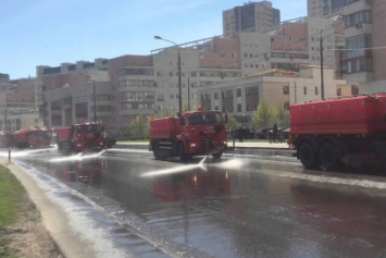 Москва приступает к традиционной весенней мойке дорог