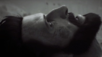 В новом сюжетном трейлере Vampyr герой просыпается в яме с трупами