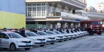 Полиция получила еще 102 автомобиля Skoda Rapid