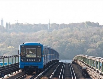 В Киеве объявлен конкурс на ремонт моста Метро