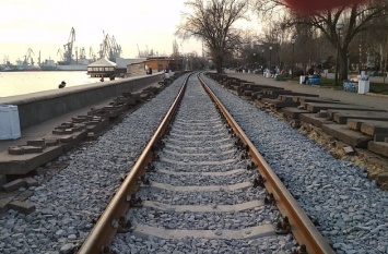 Железнодорожники отремонтировали дорогу в порт Бердянска
