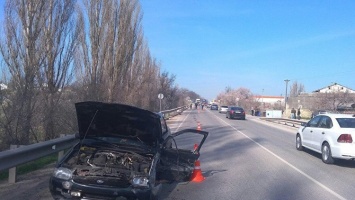 Уснул за рулем: под Белогорском столкнулись две "легковушки"