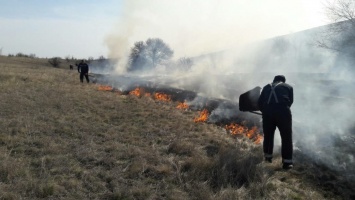 За сутки на Николаевщине спасатели потушили 12 пожаров