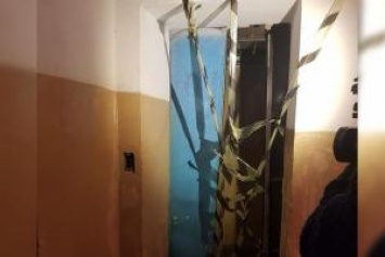 В Казахстане лифт оторвал женщину ногу, после чего она скончалась