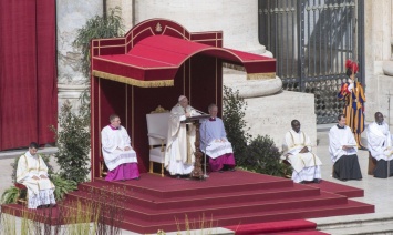 Папа Римский поздравил отмечающих Пасху христиан