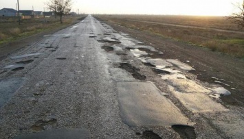 "С такими дорогами надо каждый час на ТО заезжать": жители "ЛНР" жалуются на "республиканские трассы"