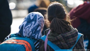 Учителя Германии поддержали идею запрета хиджаба для детей и школьниц