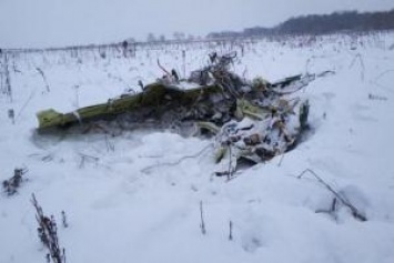 Уши, кости, личные вещи погибших: В сети показали, как выглядит место крушения Ан-148 в Подмосковье