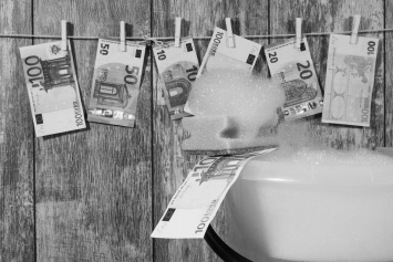 Bitfinex связана с отмыванием денег от наркотиков - польские СМИ