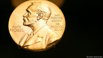 Вручение Нобелевской премии по литературе оказалось под угрозой