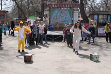 К Пасхе в Одесском зоопарке провели веселый праздник для детей