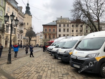 Укрпочта обновит автопарк в лизинг от ПриватБанка