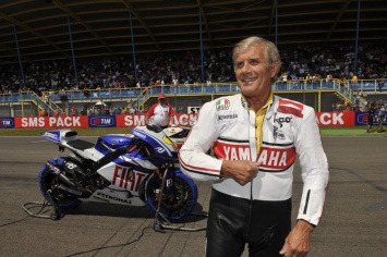 Величайший пилот MotoGP Джакомо Агостини встал на защиту Маркеса