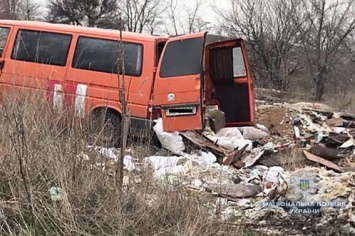 В Николаеве поймали мужчину, который выбросил мусор на пустыре