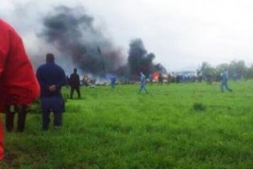 В Алжире рухнул самолет: погибли более 200 человек - СМИ