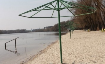 Пляж «Золотой берег» в Чернигове утонет через пару дней