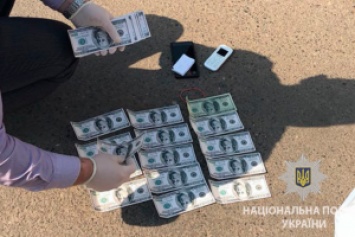 На вымогательстве и взяточничестве погорели два офицера полиции на Днепропетровщине