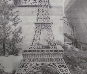 Во французском сквере в Мелитополе предлагают установить Эйфелевую башню