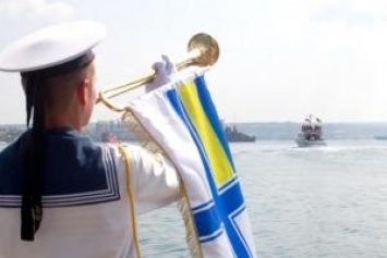 Моряки из Крыма угрожают вернуться к оккупантам, если Порошенко не поможет им с жильем