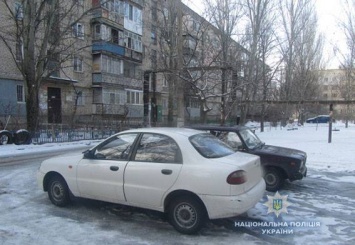Три вора-рецидивиста тайно похищали имущество из автомобилей жителей Николаева
