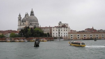 Власти Венеции запретят въезд в город для туристов