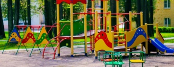 В райцентре Херсонщины установят 3 детских площадки
