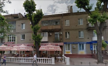 В центре Запорожье владельцы кафе хотят снести деревья