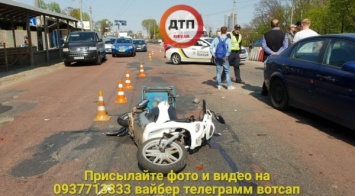 Серьезное ДТП в Киеве: водитель протаранил Курьера