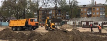 В трех черниговских школах начали реконструировать футбольные площадки