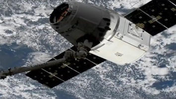 Американский грузовой корабль Dragon вернется на Землю с МКС 2 мая