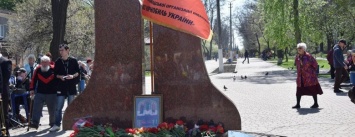 В Мариуполе почтили память погибших на Чернобыльской АЭС (ФОТО)