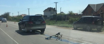 На трассе Одесса-Черноморск автомобиль насмерть сбил велосипедиста