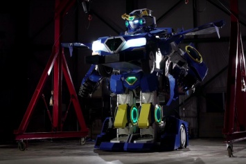 В Японии показали робота-трансформера, который превращается в автомобиль