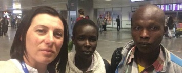 В аэропорту "Борисполь" не хотели пропускать кенийских бегунов, которые едут на марафон в Харьков (ФОТО)