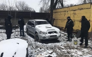 Запорожский полицейский вымогал у киевлянина деньги за угнанный внедорожник