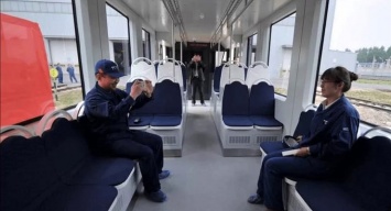 Подземные тоннели или струнные рельсы: на что заменят автобусы и троллейбусы в России
