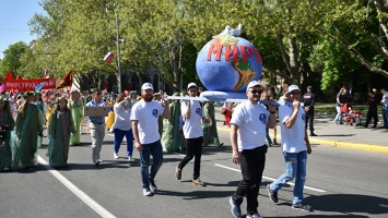 Более 20 тыс севастопольцев приняли участие в Первомайском шествии