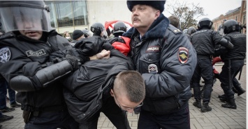 Полиция Петербурга подала в суд на "Медиазону" из-за новости про пытки