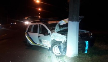 В Мариуполе патрульный автомобиль врезался в "Шкоду". Пострадали трое полицейских (ФОТО)