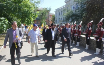В Херсоне прошло торжественное шествие евреев