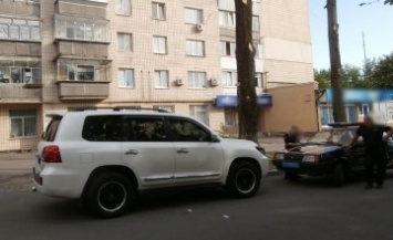 В Киевской области группа неизвестных в масках украла у водителя Toyota крупную сумму денег