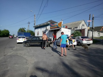 ДТП в Днепре: на дороге столкнулись велосипед и авто