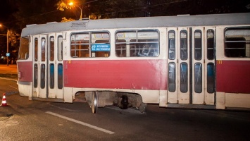 В Днепре у трамвая № 12 на ходу отпало колесо