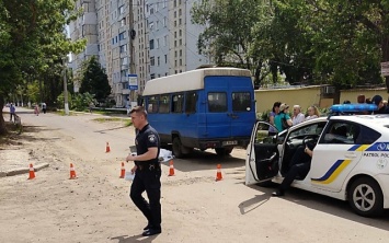 На Знаменской маршрутный микроавтобус насмерть сбил пожилую женщину